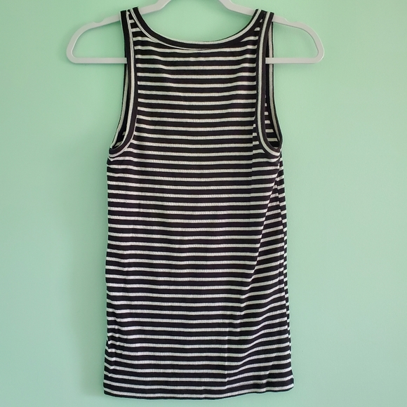 Old Navy Slim Fit Tank Medium - Picture 2 of 6